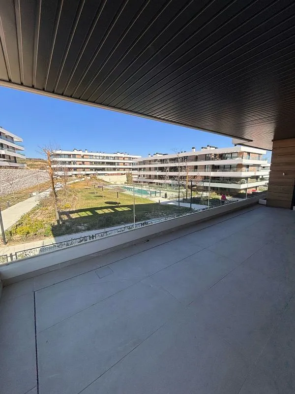 Balcon - Luxury Apartment with Pool in La Moraleja