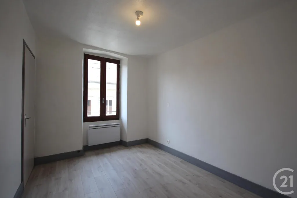Pièces - Appartement Rénové 3 Pièces Centre Ville de Rumilly