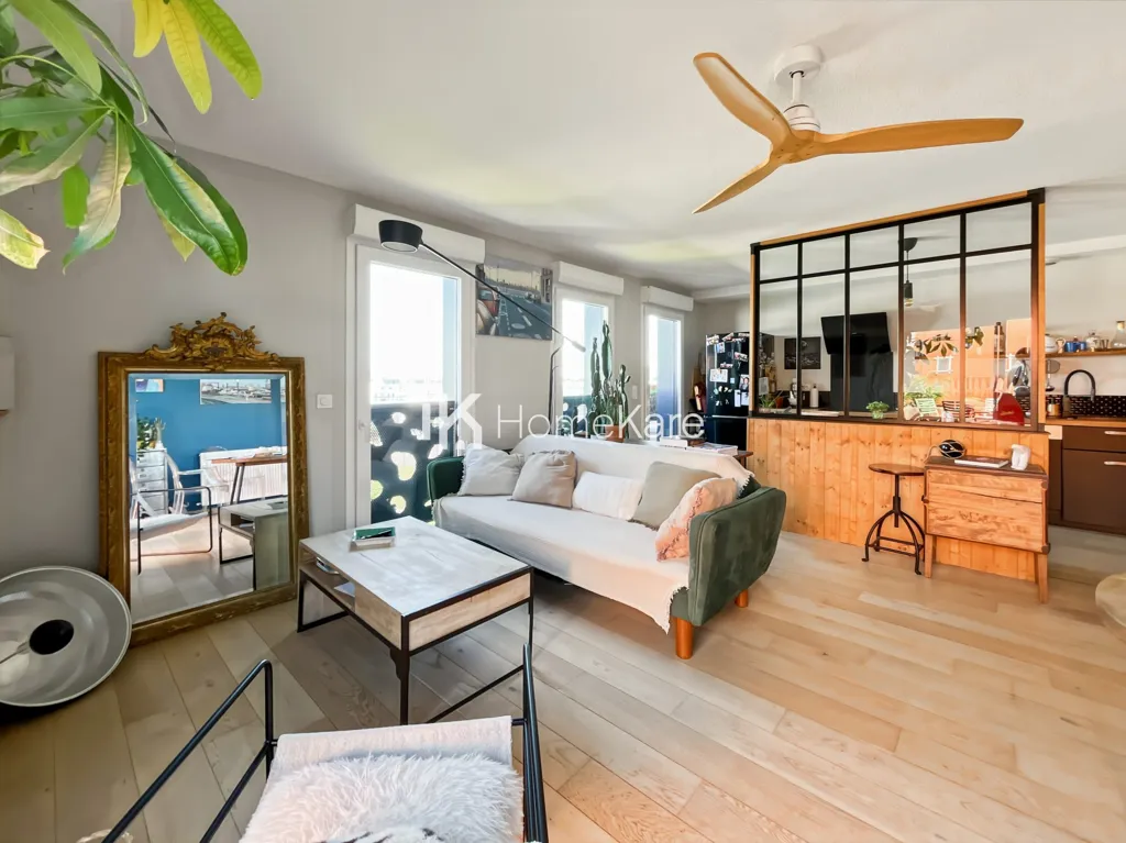 Soggiorno - Penthouse Apartment with Terrace in Lormont