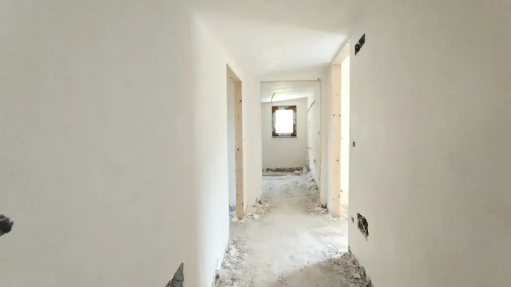 Entrée - Mansarded Flat with Solar Panel in Solofra