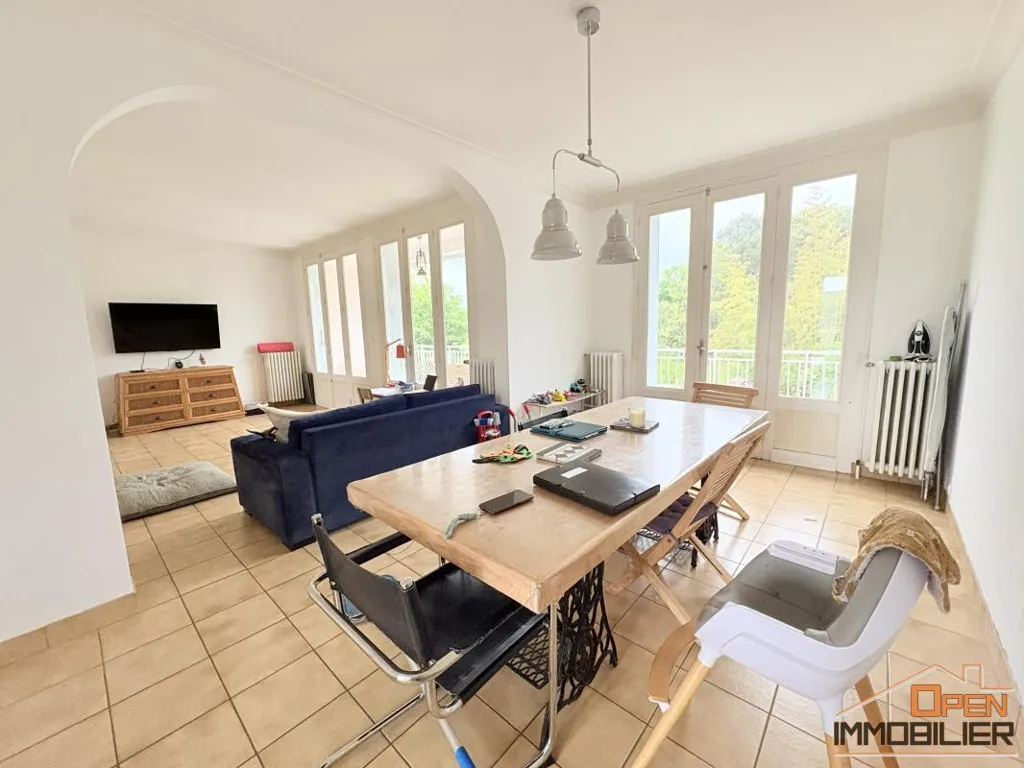 Dining Room - House with Pool and Garden in Gourdon
