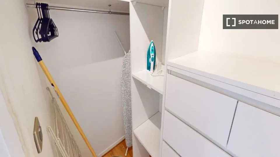 Stanze - Room in Parisian Shared House