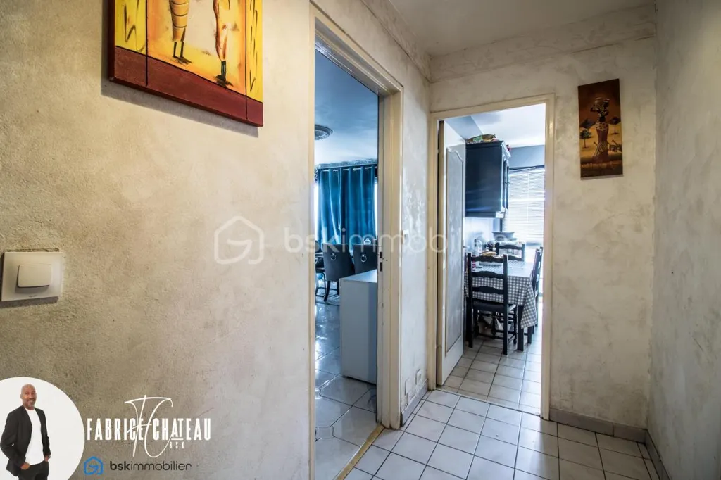 Esik - 3-Bed Flat with Balcony in Central Location
