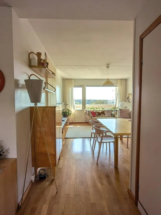 Salle à manger - 1971 Apartment with Balcony in Kallio