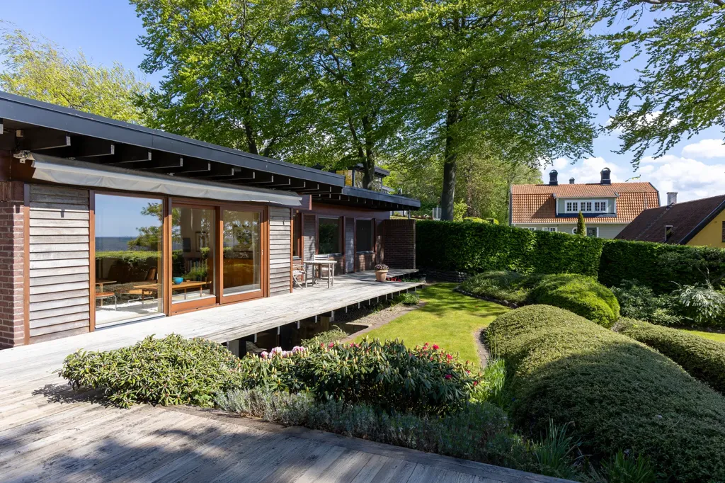 Jardin - Architectural Villa with Sea View in Bjärred
