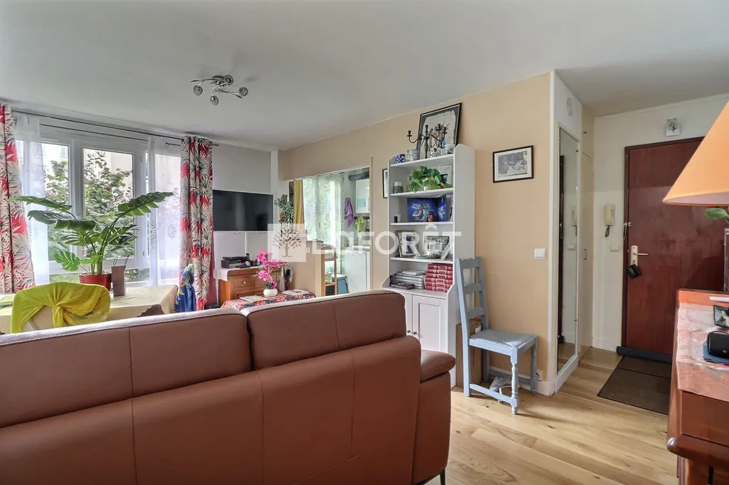 Séjour - Appartement 3 Pièces avec Vue Végétation à Rueil-Malmaison