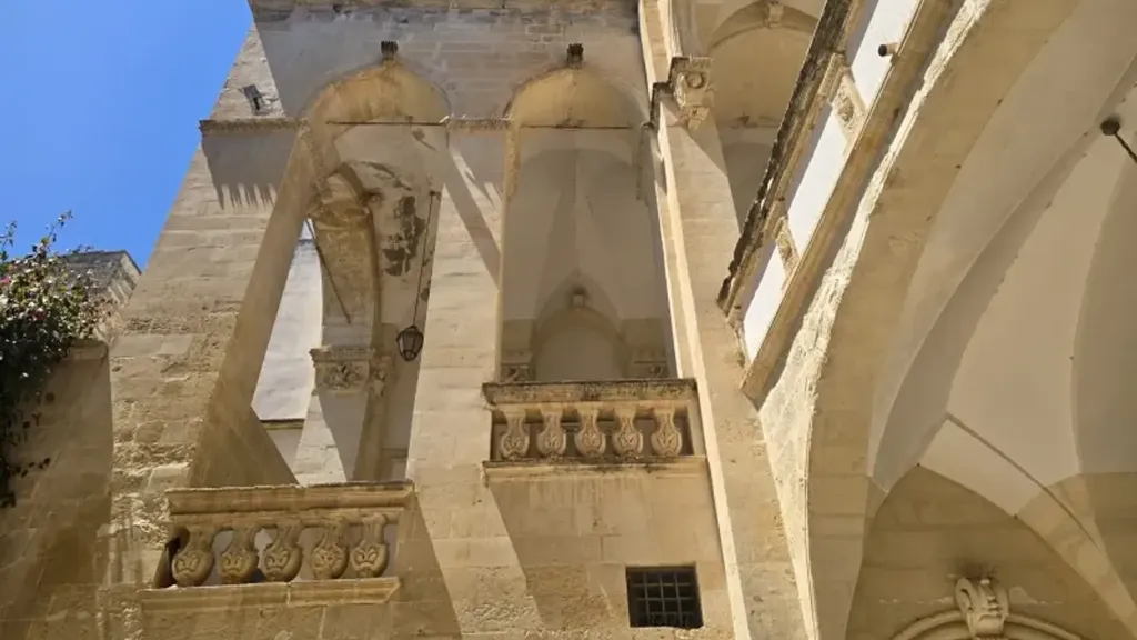 Aed - Rented Apartment with Balcony in Lecce