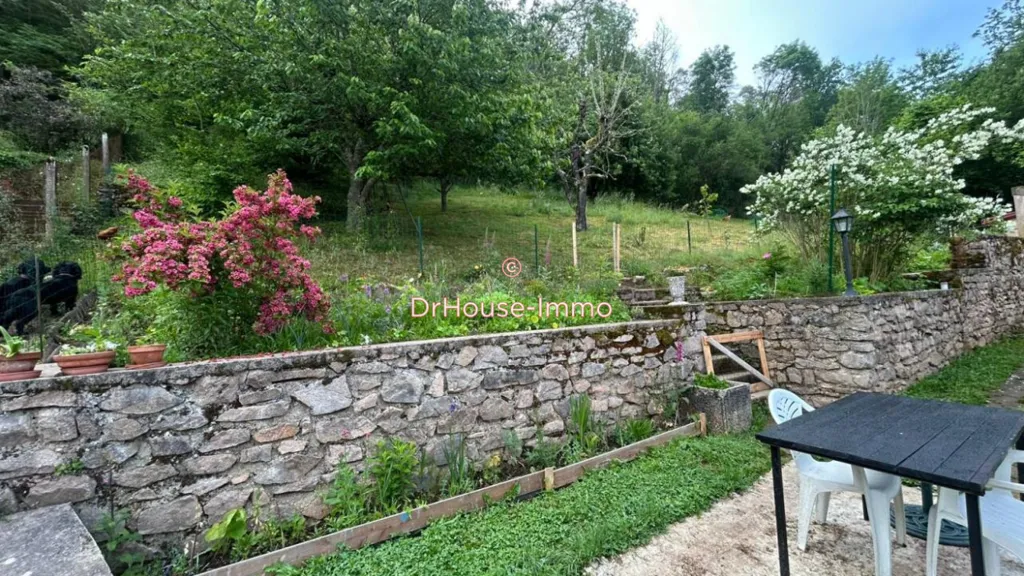Jardin - Maison de 5 Pièces avec Terrasse à Avallon