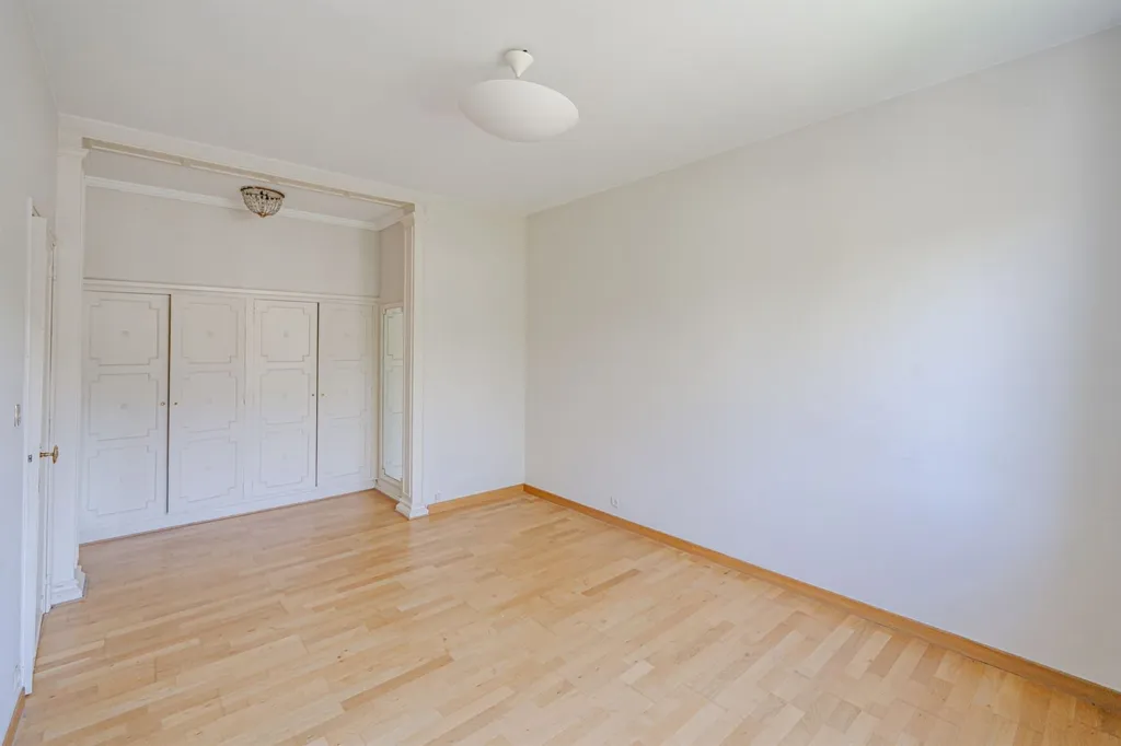 Stanze - Flat with Garage in Solbosch, Brussels