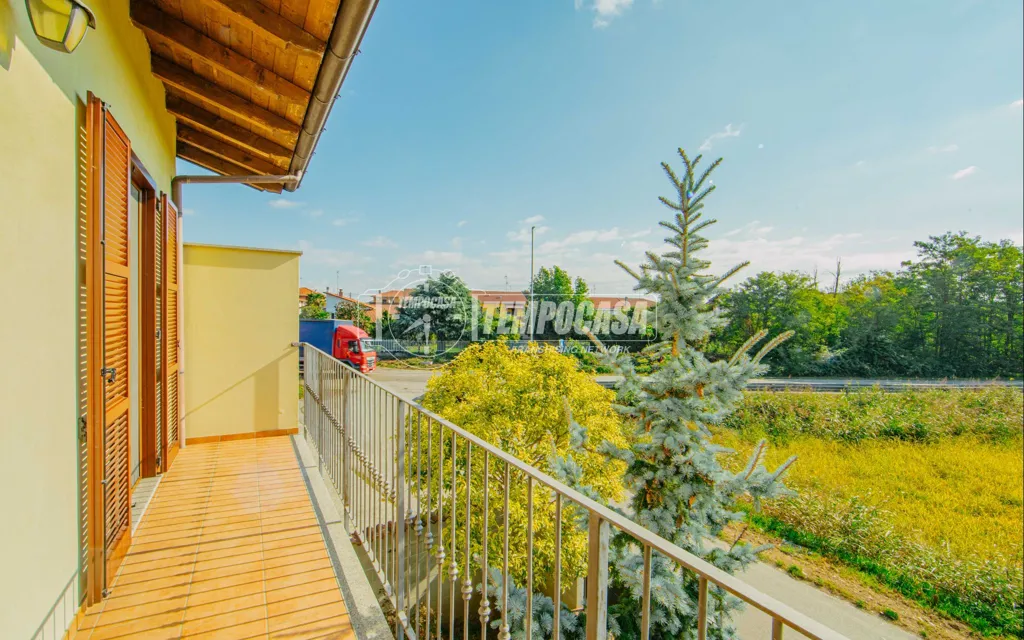 Balcon - Modern Villa with Private Garden in Vigevano