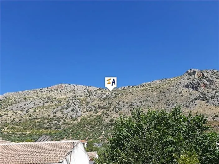 Townhouse with Courtyard in El Esparragal