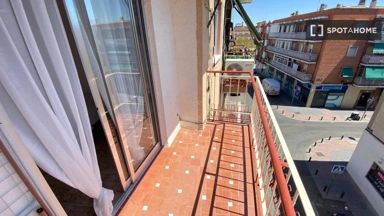 Balcone - Shared Room in Portazgo, Madrid