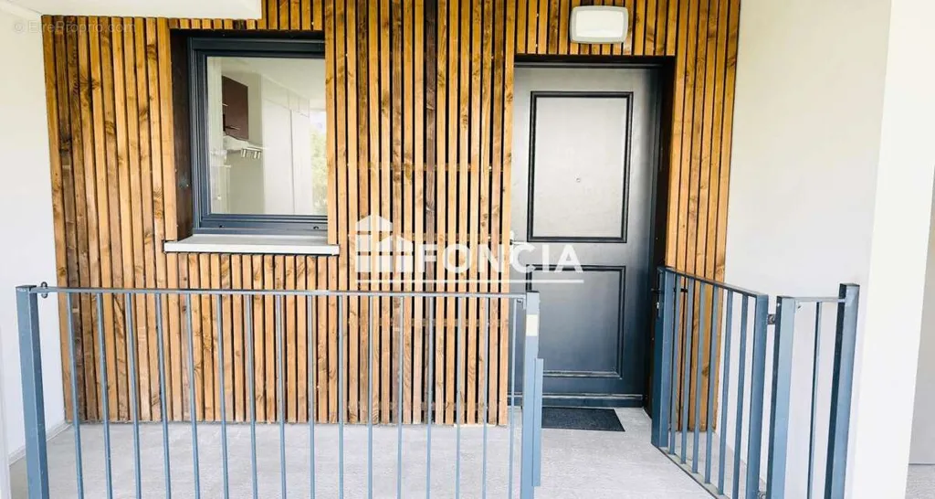Esik - Bright T2 with Balcony in Balma