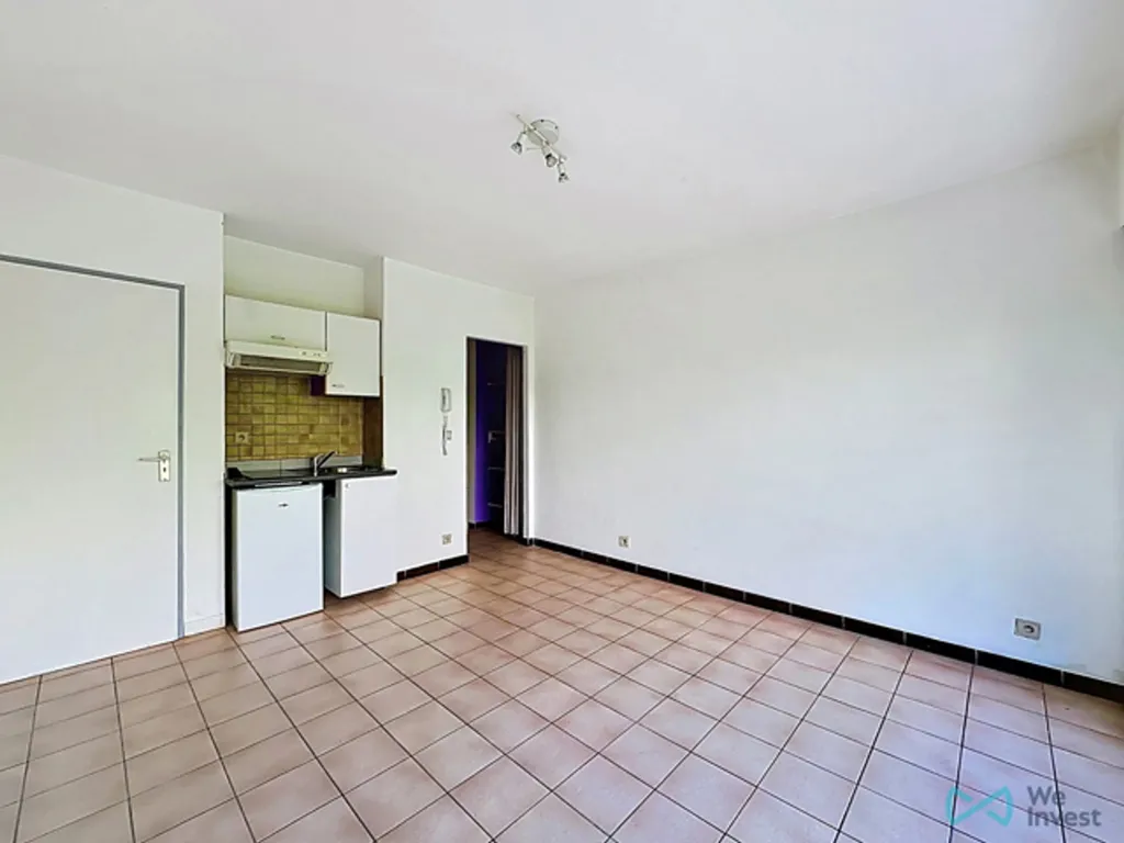 Pièces - Studio à Rafraîchir avec Parking dans le Scheutbosch