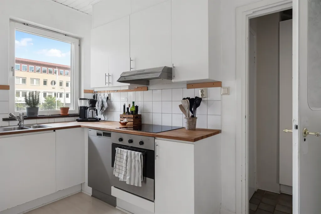 Köök - Apartment with Balcony near Bromma Station