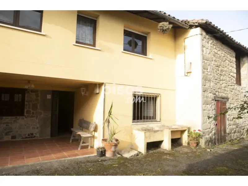 Exterior - Traditional Asturian Rural Complex in Buslaz
