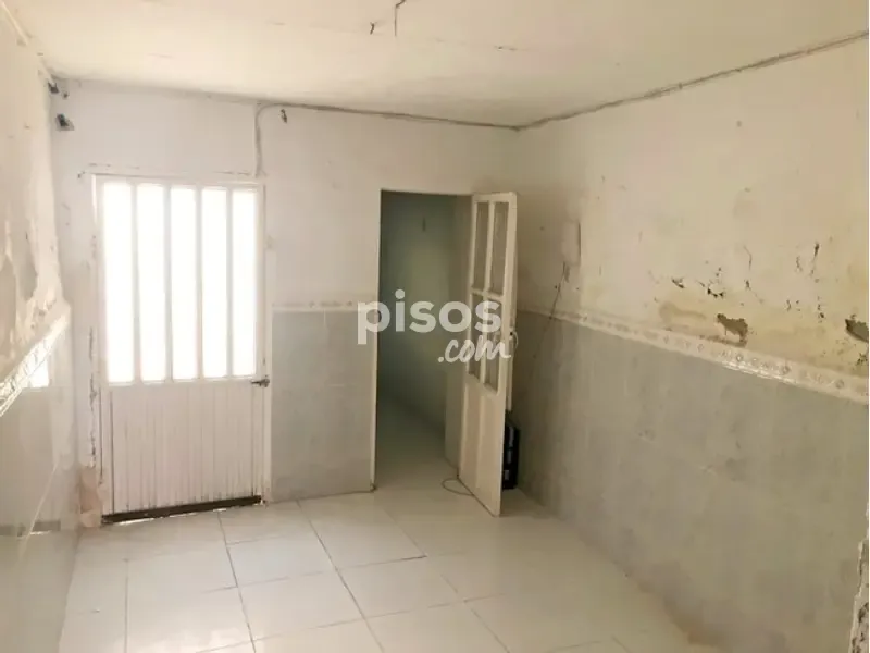 Toad - Adosado for Renovation in Ibros