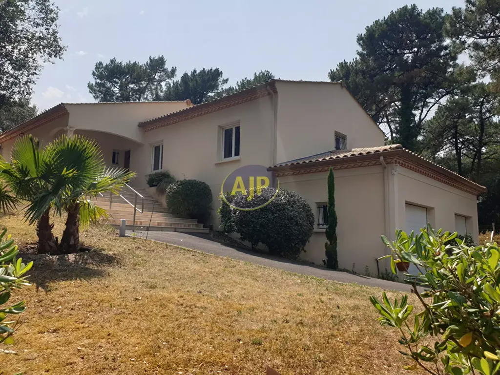 Exterior - Villa with Pool in Soulac-sur-Mer