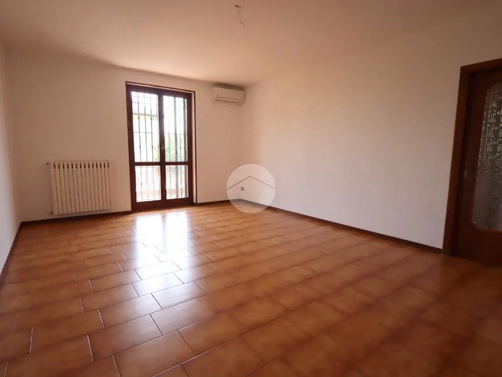 Toad - Spacious 3-Bedroom Flat in Castenedolo