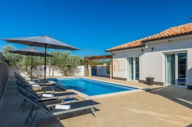 Piscina - Modern Bungalow with Pool in Ližnjan
