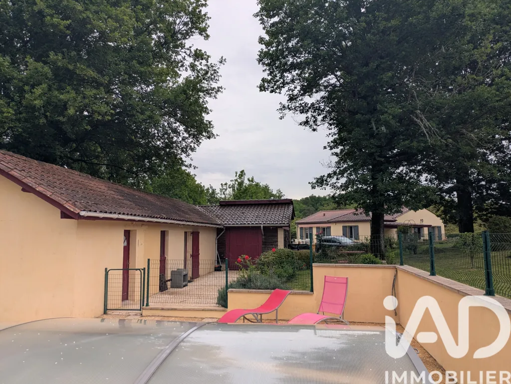 Extérieur - Maison avec Piscine et Dépendance à Marnac