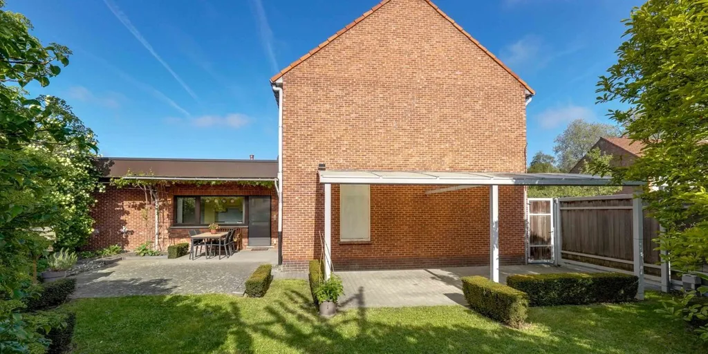 Extérieur - Maison à Demi-Étage avec Jardin à Hasselt