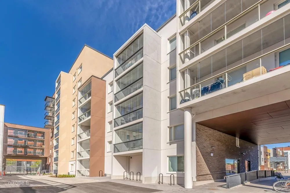 Välivaade - Modern Studio with Balcony in Vantaa