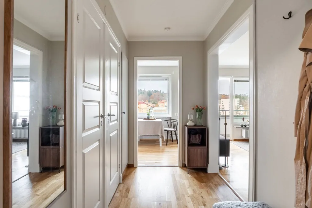 Entrée - Bright Studio Flat with Balcony near University