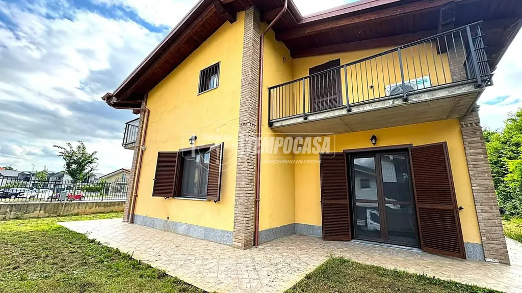 Välivaade - Modern Villa with Garden in Druento