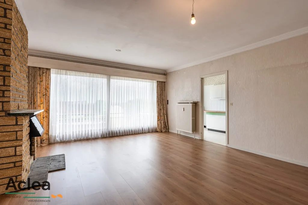 Séjour - Appartement avec Balcon et Vue sur l'Église à Eeklo