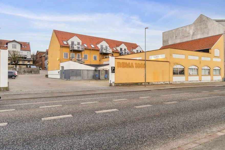 Extérieur - Central Retail Unit on Jernbanegade, Randers