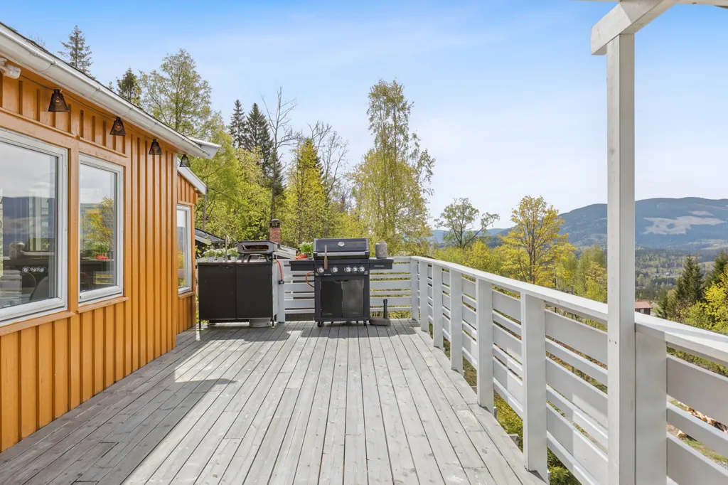 Terrace - Charming Cottage with Ski Access in Hurdal