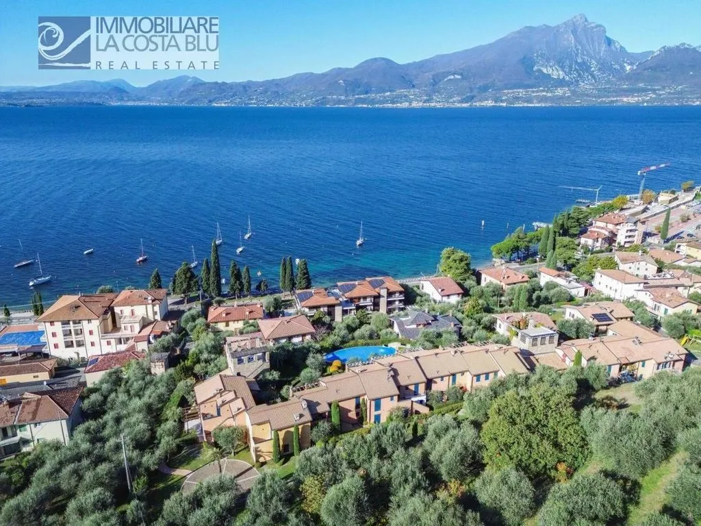 Luxury Apartment with Pool in Torri del Benaco
