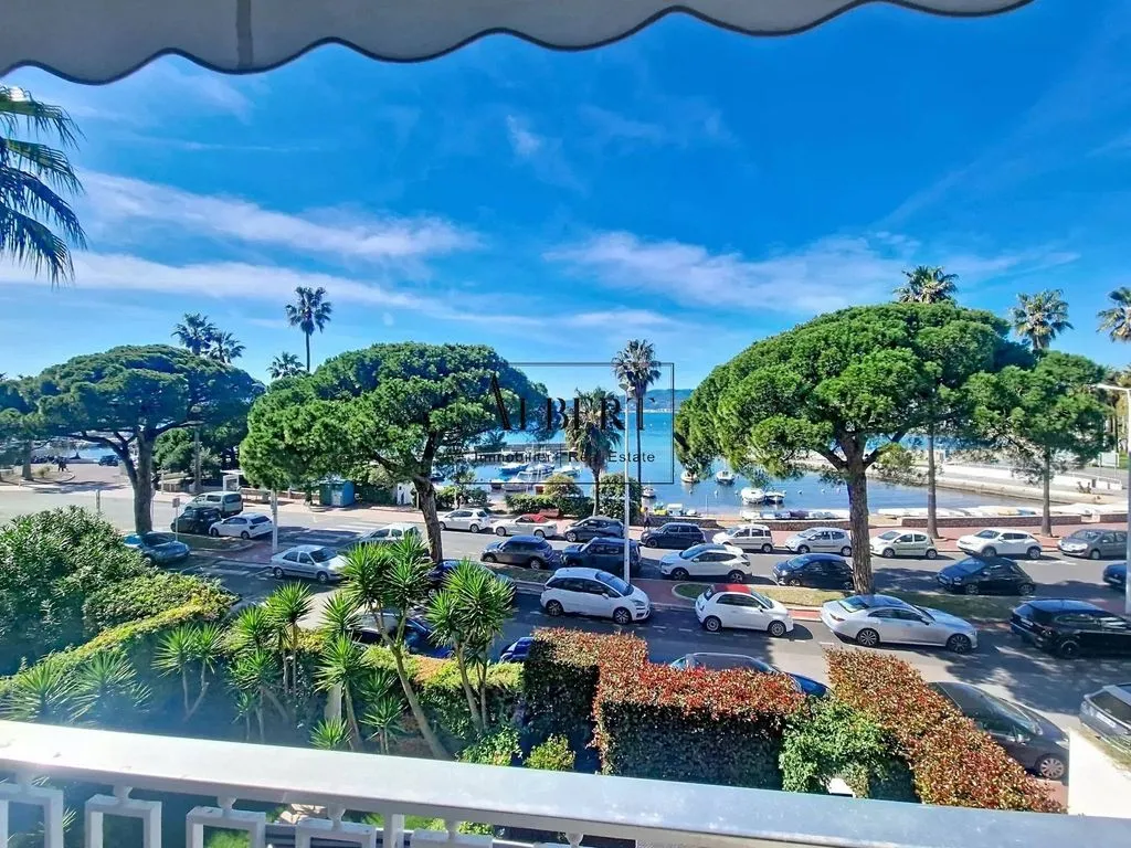 Appartement Luxueux avec Vue Mer à Cannes