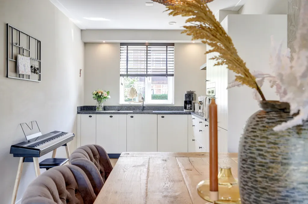 Söögituba - Modern Hoekwoning with Garden in Kernhem
