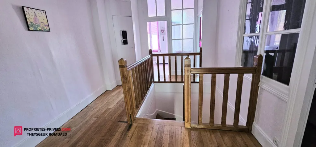 Toad - Charming Town House with Courtyard in Château Renard