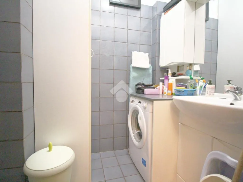 Salles de bain - 4-Bedroom Apartment with Private Garden in Prato
