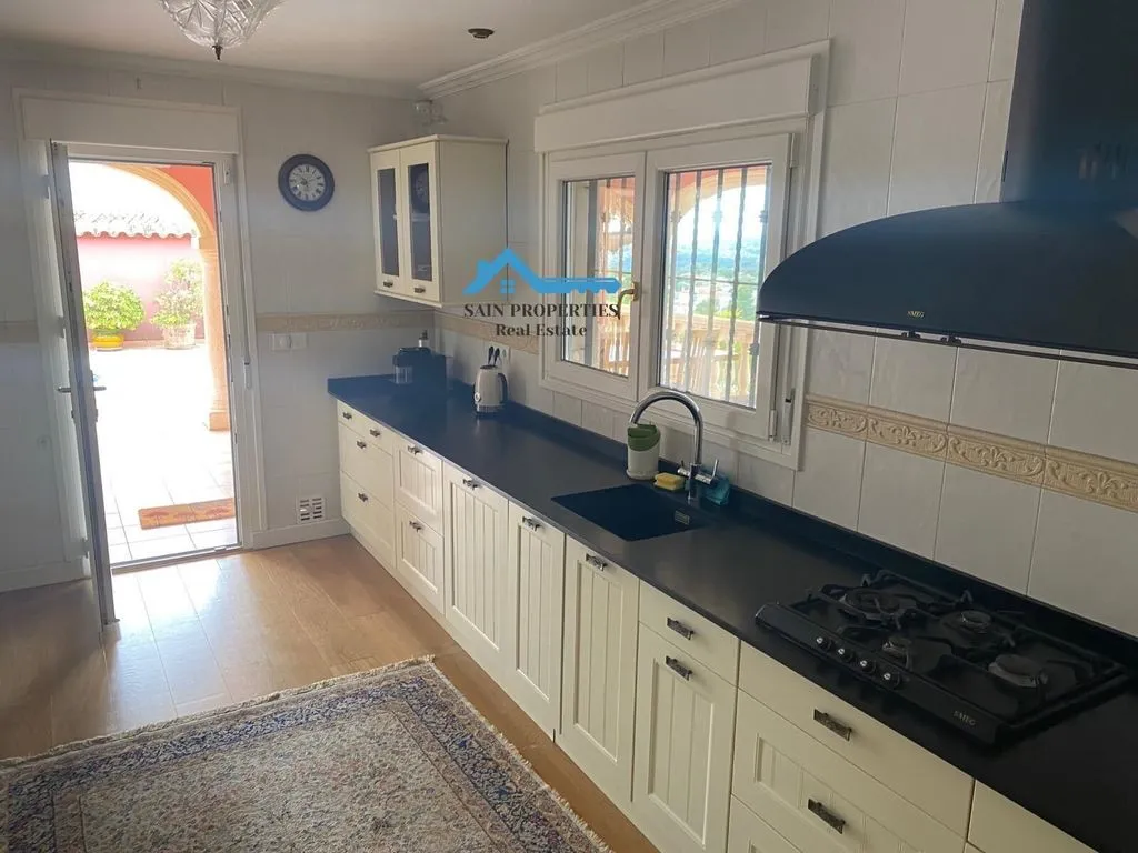Kitchen - Luxury Villa with Sea View in Altea