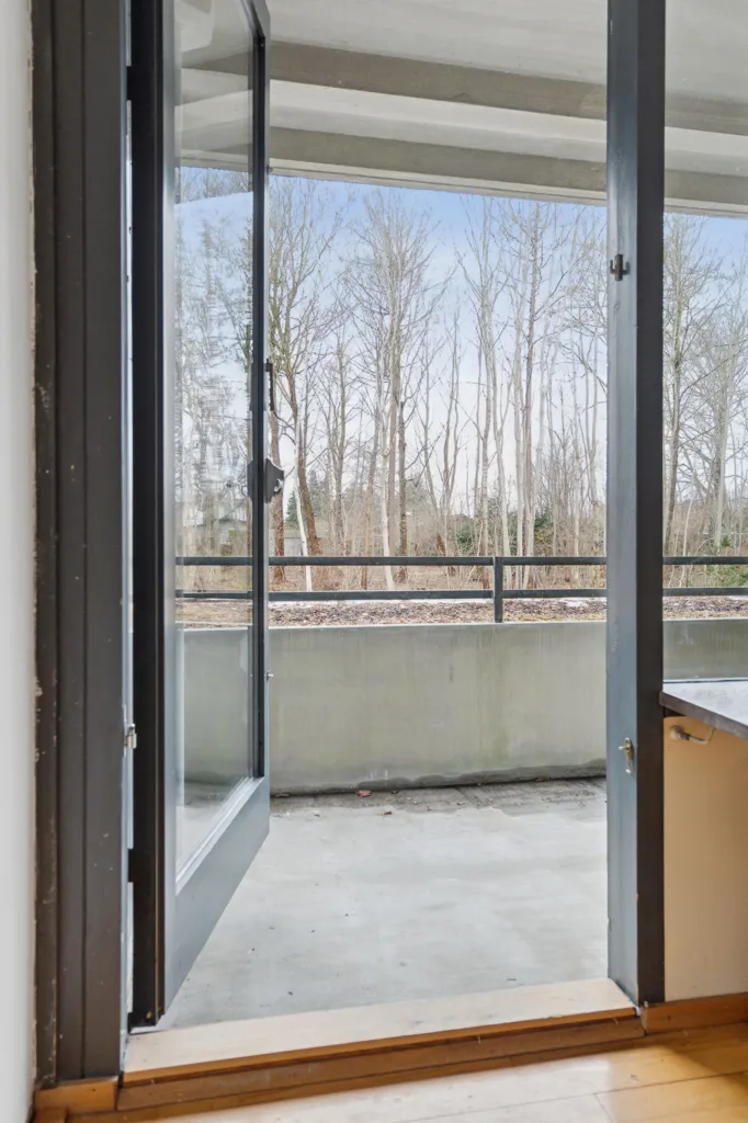 Balcon - Spacious Apartment with Forest View in Holte