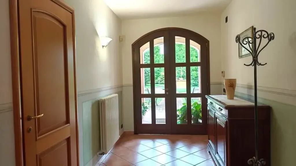 Hallway - Villa with Pool and Garden in Correggio