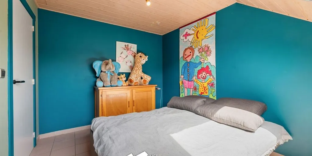 Chambres - Maison avec Atelier sur Terrain de 1372m² à Balen