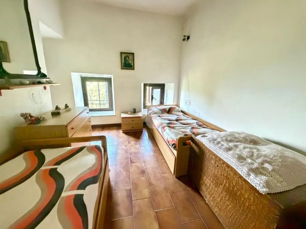 Bedrooms - Historic Semidetached House with Balconies in Urida