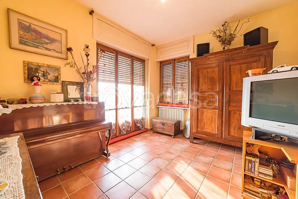 Séjour - Villa with Garden in Faule, Piemonte