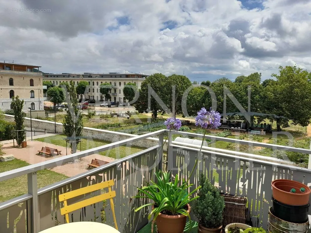 balcony