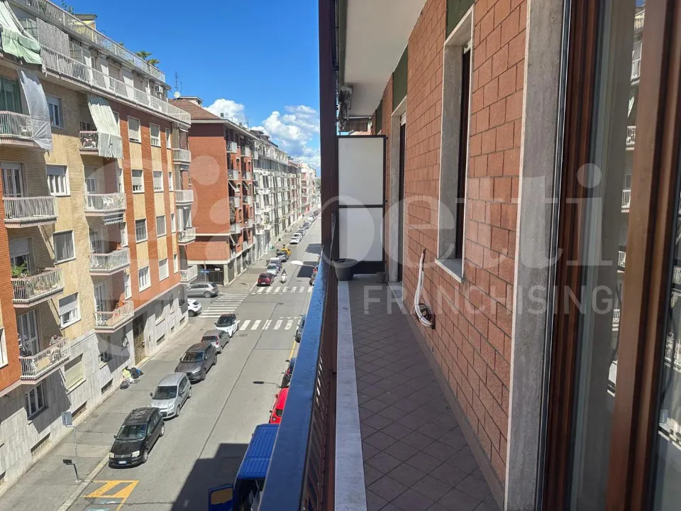 Rõdu - Rear-Facing Triplex in Turin