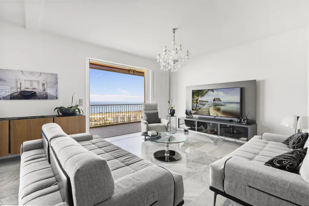 Elutuba - Exceptional Penthouse with Rooftop Spa in Cagnes-sur-Mer