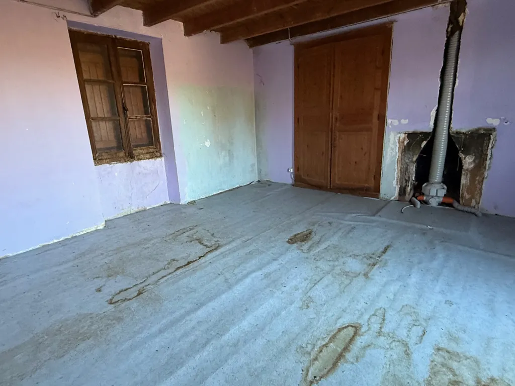 Pièces - Maison en Pierre avec Grand Terrain à Gavaudun