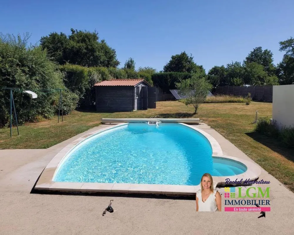 Piscine - Maison de Charme avec Piscine à Aubigny-Les Clouzeaux