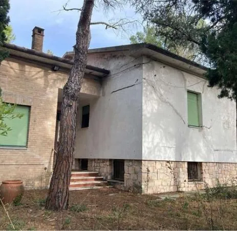 Rustic Villa with Large Garden in Offagna