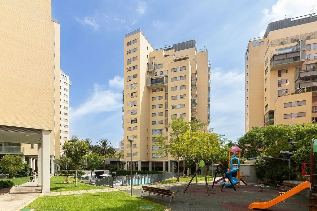 Jardin - 1-Bedroom Apartment with Pool in Valencia